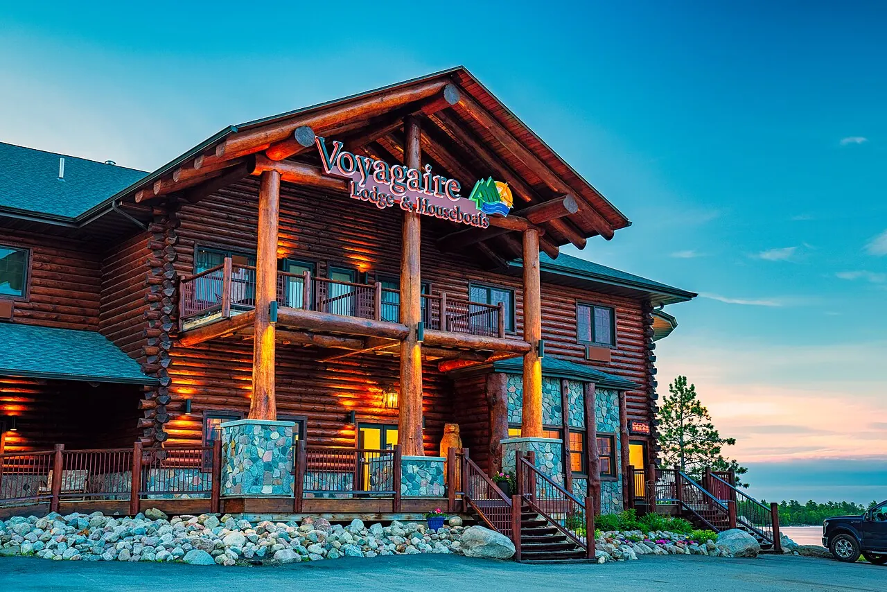 Voyagaire Lodge & Houseboats, Crane Lake: Voyagaire Lodge and Houseboats on Crane Lake, Minnesota
